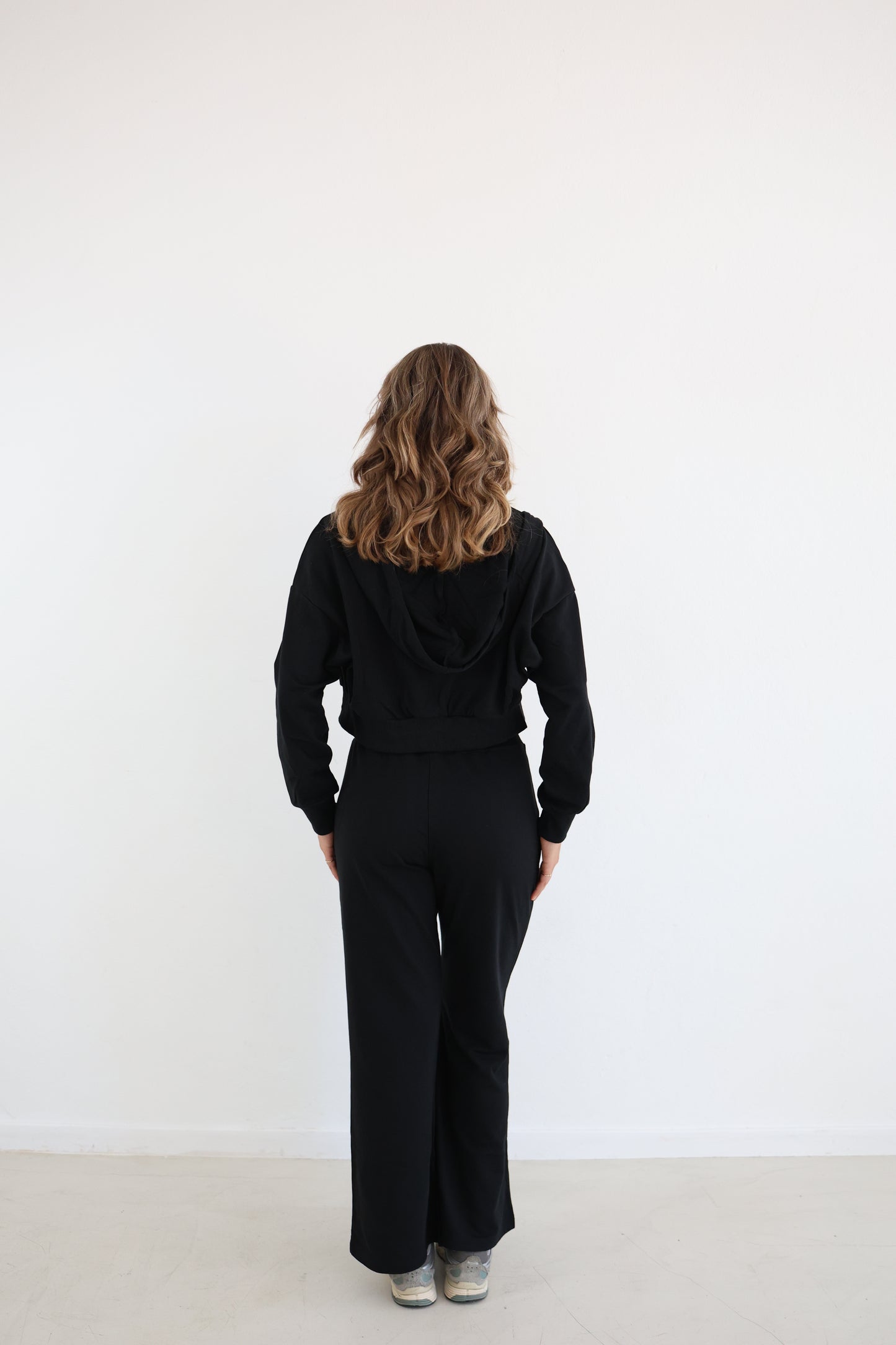 OTW - Cropped Zipped Hoodie - Jet